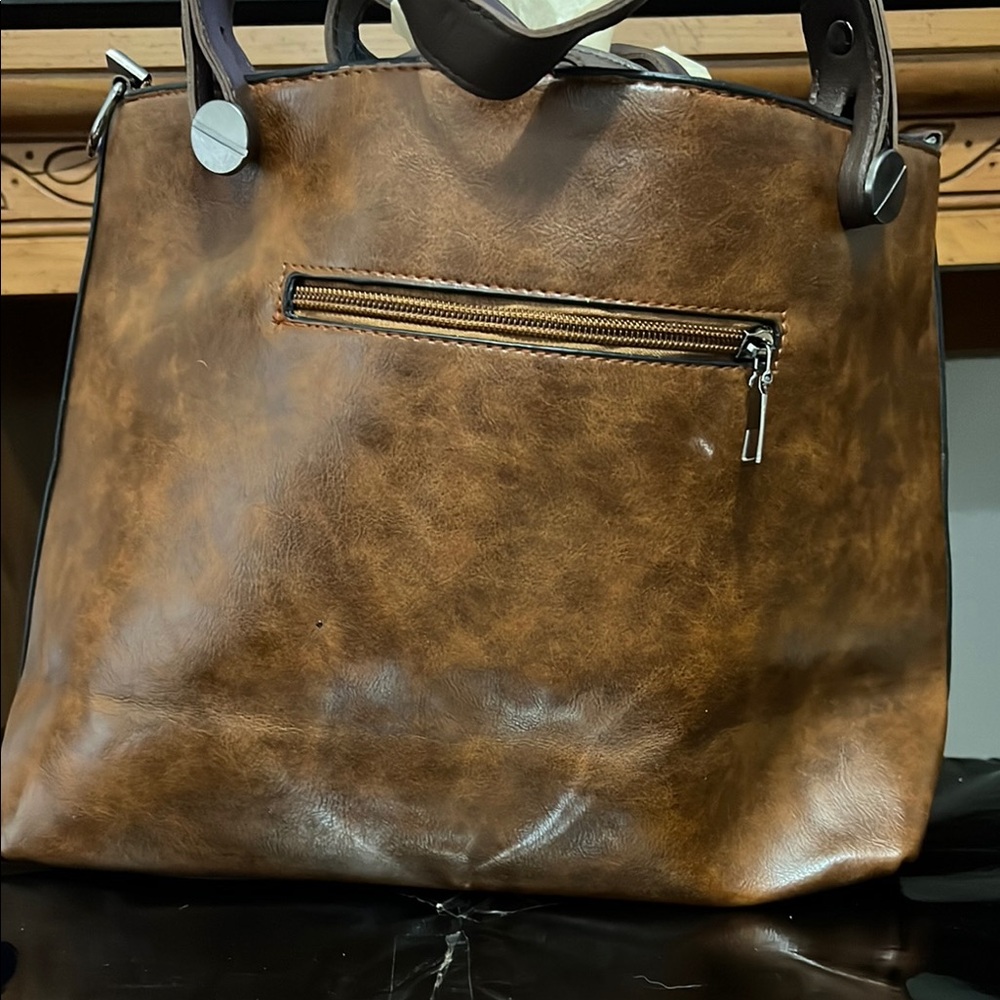 Brown Crossbody Bag with Distressed Leather Look - Picture 3 of 3